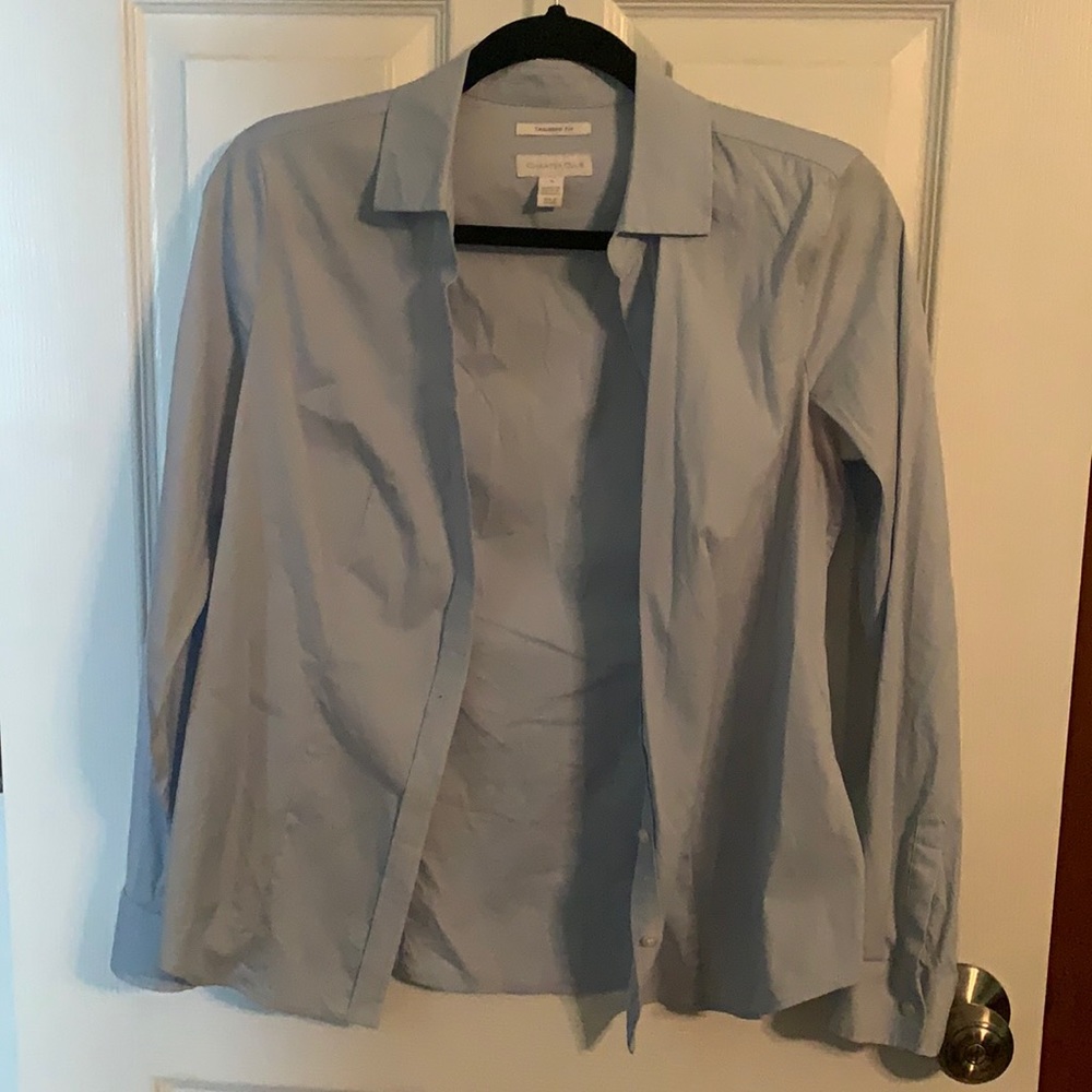 Women’s light blue tailors fit button down shirt